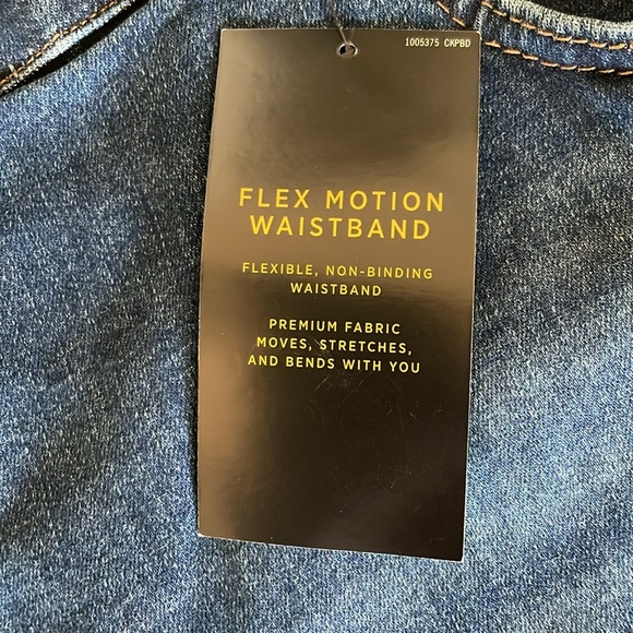 Lee Women's Plus Size Legendary Mid Rise Bootcut Jean NWT Size 26W Medium - Picture 7 of 16